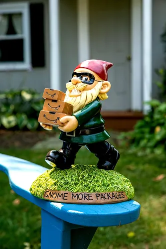 Vista 5 de BigMouth Inc - Estatua de gnomo de jardín pirata para porche, divertida figura para césped y patio al aire libre, decoración de escultura de regalo