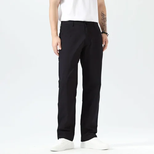 Vista 4 de Plaid&Plain Pantalones caqui elásticos de ajuste recto con bolsillo lateral y cintura elástica para hombre Negro