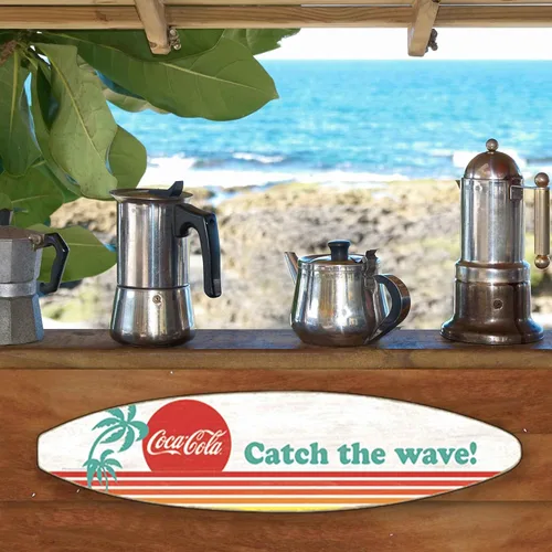 Vista 5 de Coca-Cola Catch the Wave - Decoración de pared de madera para tabla de surf - Arte de pared grande de Coca-Cola de playa
