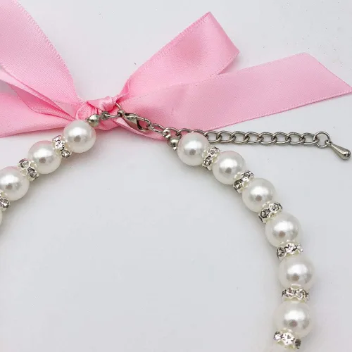 Vista 3 de Collar de perlas de cristal para perro, joyería para perros pequeños y cachorros, collar de boda con dije de diamantes de imitación, ropa