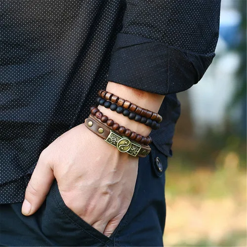 Vista 3 de 4 pulseras de cuero, diseño étnico con símbolo taoísta de Yin Yang