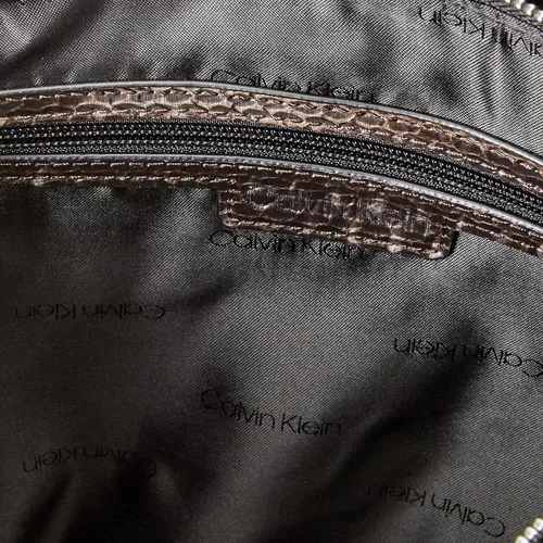 Vista 6 de Calvin Klein Bolsa Penny con triple compartimento
