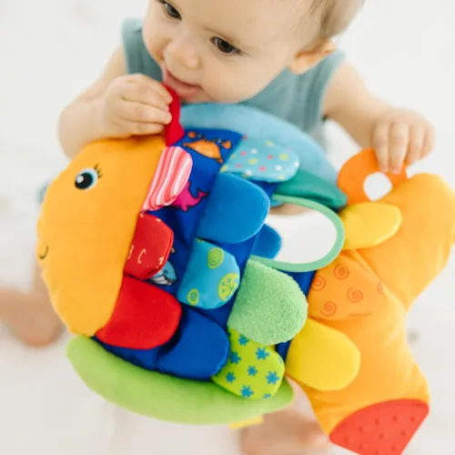 Vista 2 de Melissa & Doug Flip pescado suave juguete de bebé.