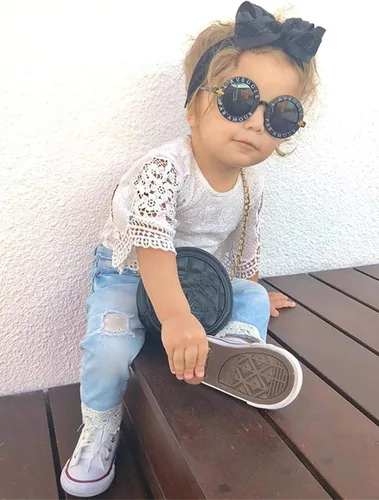 Vista 2 de Ropa de encaje para bebé recién nacida mameluco bohemio y jeans rasgados