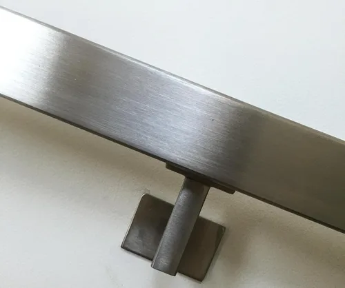 Vista 2 de Soporte de pared de pasamanos de acero inoxidable cuadrado para tubo inferior plano delgado