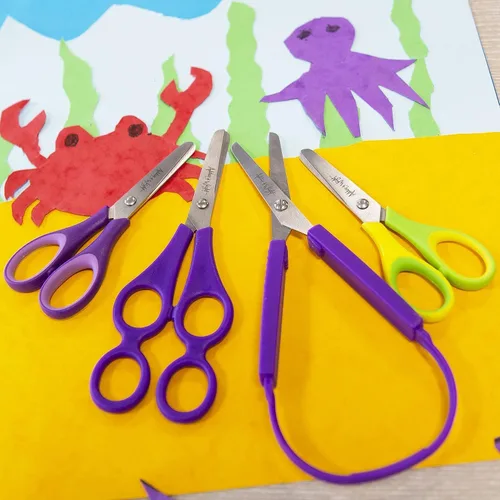 Vista 5 de Ashton and Wright - Niños - Tijeras de agarre suave para niños - 5"/12cm (paquete de 1, morado)