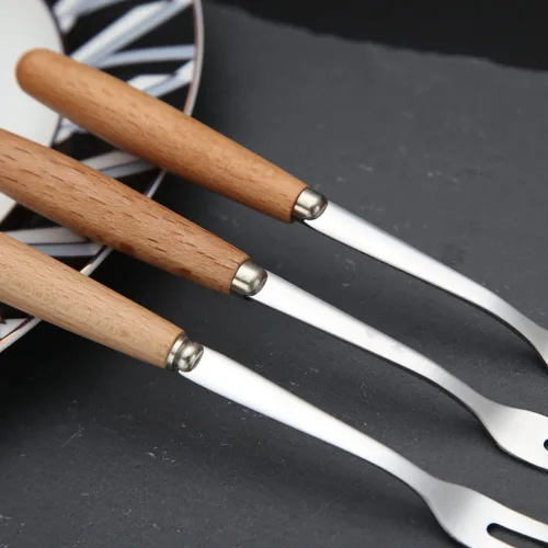 Vista 4 de 6 tenedores de acero inoxidable con mango de madera y dos puntas, horquillas para pastel de frutas