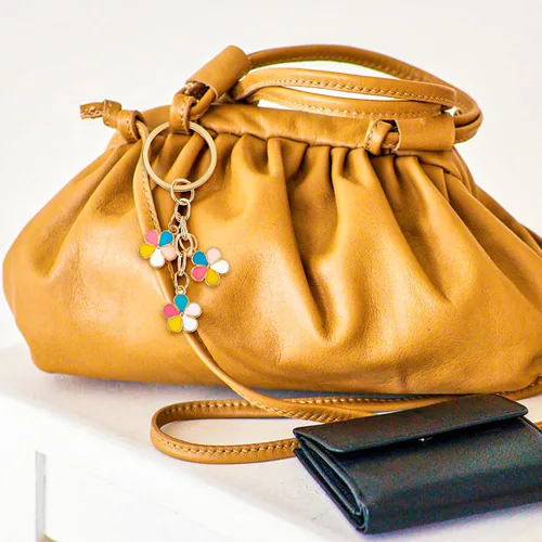 Vista 3 de 2 llaveros lindos para mujer, pequeños dijes para mochilas para niñas, llavero para accesorios de bolso