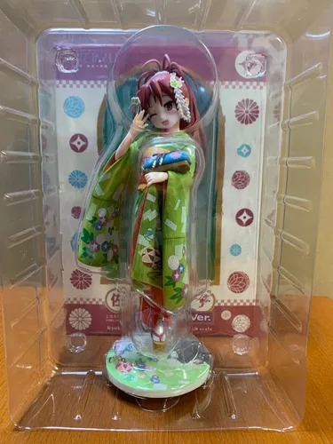 Vista 2 de Aniplex Puella Magi Madoka Magica: Maiko Versión Kyouko Sakura Figura de PVC