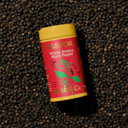 Vista 2 de Diaspora Spice Co. Pimienta negra entera Aranya Granos de pimienta entera de cosecha fresca de origen único de la India, alto aroma, sabor audaz