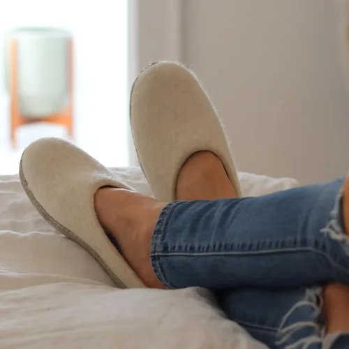 Vista 2 de Pantuflas tipo mule para mujer de lana merino de fieltro 'Astoria