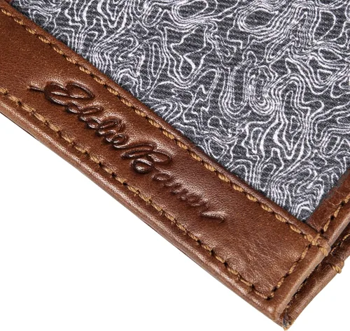 Vista 3 de Eddie Bauer Billetera de cuero y lona de algodón impresa para hombre (gráficos surtidos)