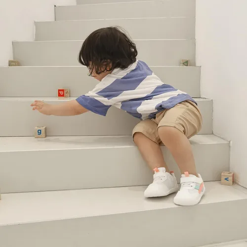 Vista 3 de Zapatos de bebé para niños y niñas, primeros caminantes, animales lindos, tenis para niños pequeños, suela de goma