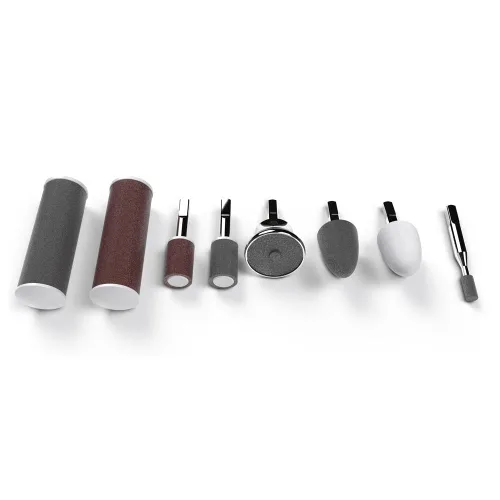 Vista 7 de Pure Enrichment 8 en 1 kit de manicura y pedicura.