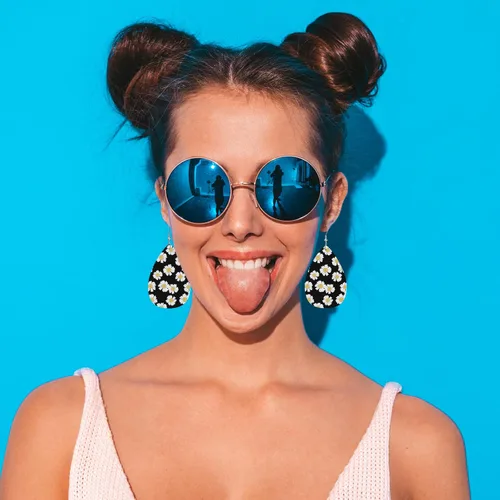 Vista 3 de Aretes de piel sintética con purpurina verde azulado, con fragmentos brillantes de turquesa, aretes de lágrima de boda, joyería para mujeres
