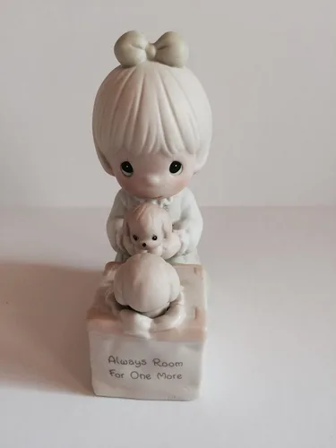 Vista 2 de Precious Moments Figurita- "Siempre espacio para uno más