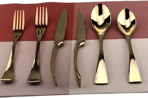 Vista 2 de Juego de cubiertos de acero inoxidable pulido de oro rosa, cuchillo de carne, tenedor, tenedor de ensalada, cuchara de postre, 24 piezas, servicio