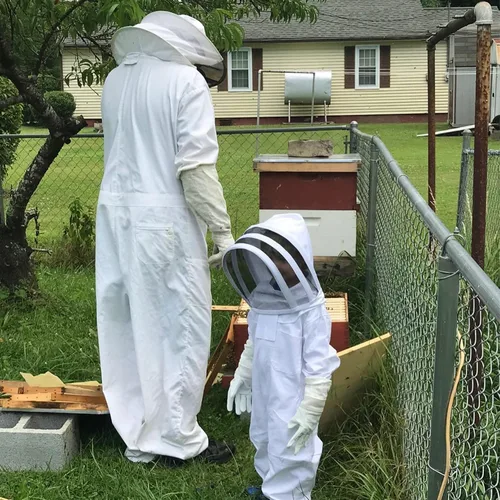 Vista 7 de Luwint Kit de ahumador de abejas para niños, mini ahumador de colmena de abeja de 7 pulgadas con guantes de apicultura XS para niños y niñas de 4 a