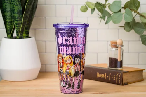 Vista 6 de Silver Buffalo Bratz Drama Mama con Cloe, Yasmin, Jade y Sasha - Vaso de plástico con confeti para bebidas frías, con tapa y popote, 32 onzas