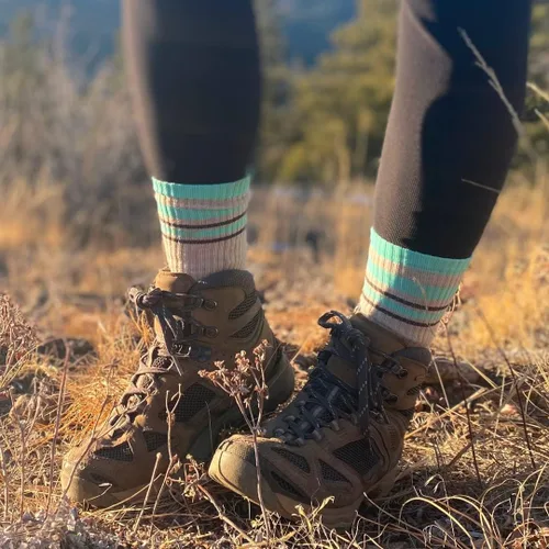 Vista 6 de TCK Calcetines de lana merino para hombres y mujeres para senderismo, caza, ciclismo de montaña, longitud de la tripulación para botas