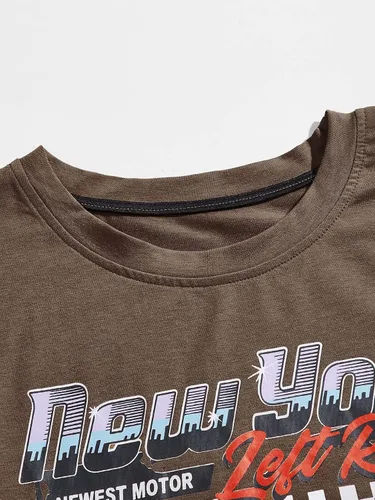 Vista 3 de WDIRARA Camiseta de manga corta con cuello redondo y estampado gráfico de letras para hombre