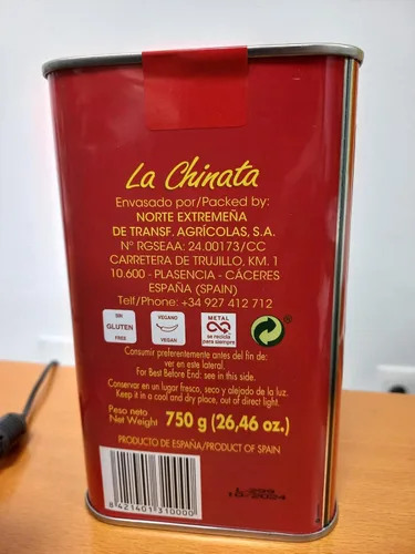 Vista 5 de La Chinata. Polvo de pimentón ahumado caliente. Lata de 26.46 oz (1.65 libras).