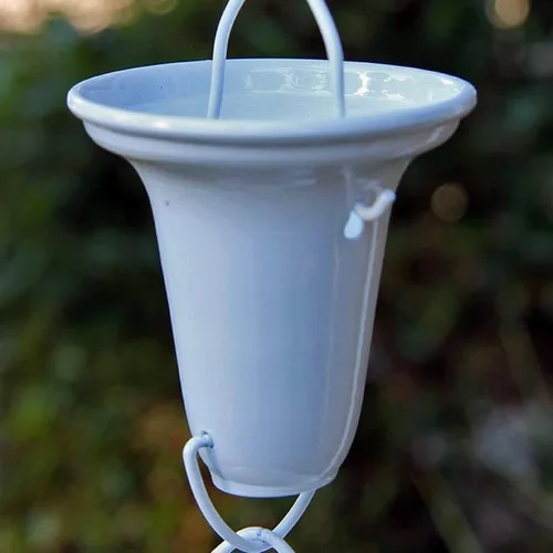 Vista 4 de Nutshell Stores Flare Cups Cadena de lluvia - Bronce - 8 pies