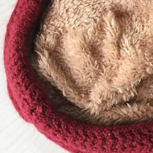 Vista 4 de YSense Wear Paquete de 2 gorros de punto para mujer con visera