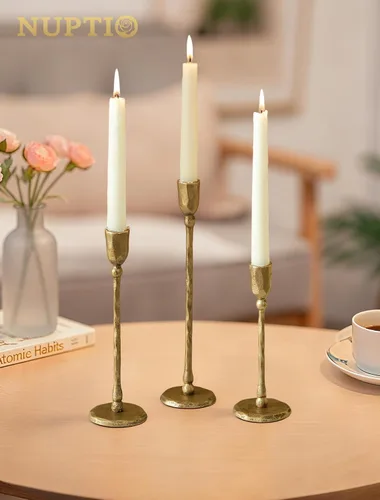 Vista 5 de NUPTIO Portavelas Cónicos de Hierro: Candelabro de Latón Antiguo para Fiesta de Acción de Gracias y Navidad - Juego de 3 Portavelas Altos Dorados