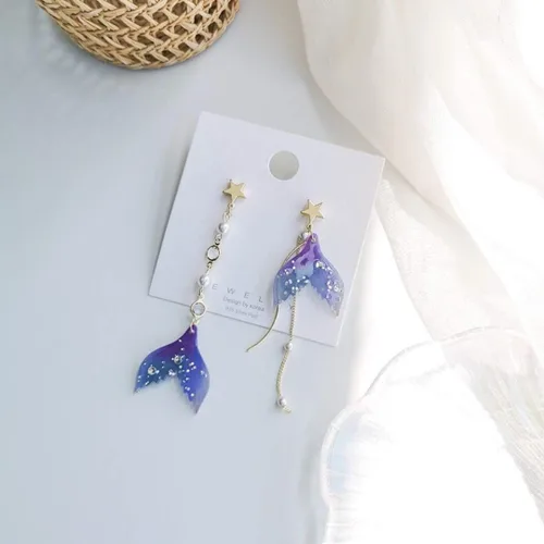 Vista 7 de Pendientes de cola de sirena con diseño de leyenda de sirena color morado