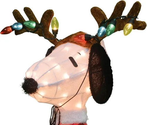 Vista 6 de ProductWorks Adorno navideño para interiores/exteriores con Snoopy de Peanuts preiluminado en abrigo de Santa y astas para patio, exhibición