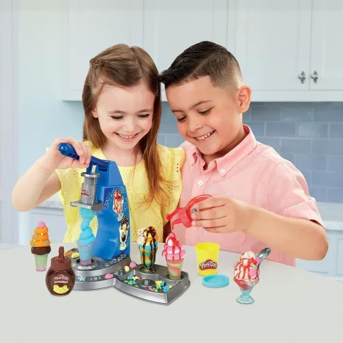 Vista 2 de Play-Doh Kitchen Creations Drizzy - Juego de helados con compuesto de goteo y 6 colores no tóxicos