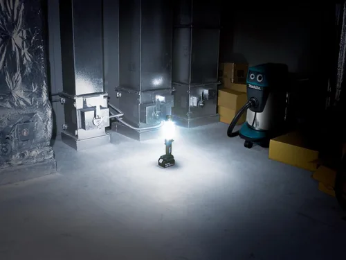 Vista 7 de Makita DML806 LXT linterna LED de 18 voltios, sin cables, de ion de litio
