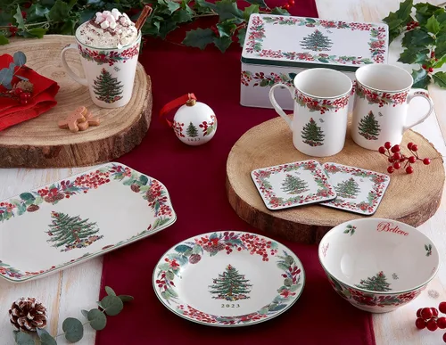 Vista 5 de Spode Plato de coleccionista de árbol de Navidad, diseño exclusivo, árbol icónico con coralberries, vainas de loto y vegetación, regalo