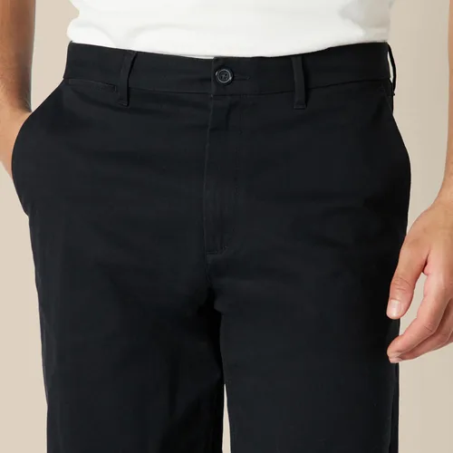 Vista 4 de Amazon Essentials Pantalón chino de algodón de ajuste relajado para hombre
