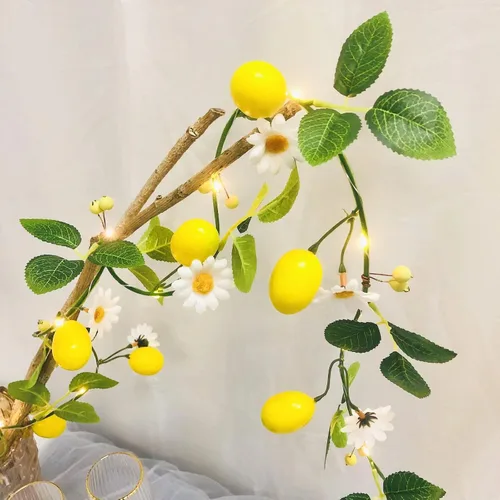 Vista 11 de Guirnalda de plantas de vid de limón amarillo, frutas artificiales, margaritas blancas, bayas con luz de hadas, funciona con pilas para el hogar