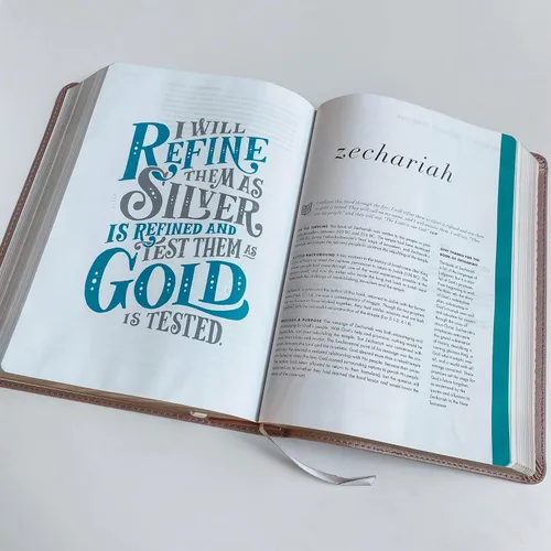 Vista 7 de CSB, She Reads Truth Bible, oro rosa, letras y grabadas a mano, grabado con nombre personalizado, regalo personalizado para cumpleaños, graduación
