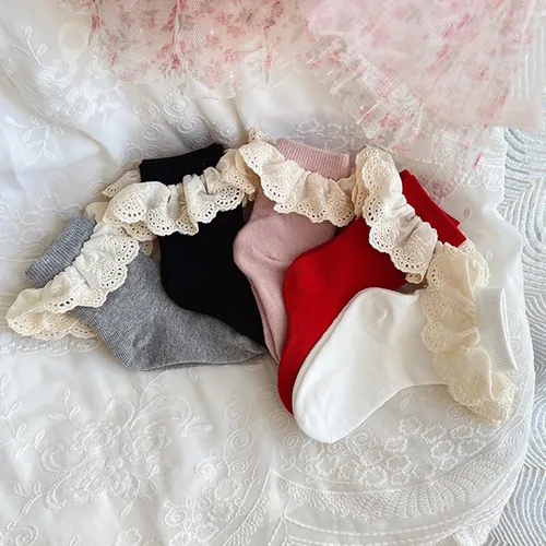 Vista 3 de Taous Assam Calcetines de encaje con volantes para bebés y niñas, calcetines de vestir de princesa con volantes