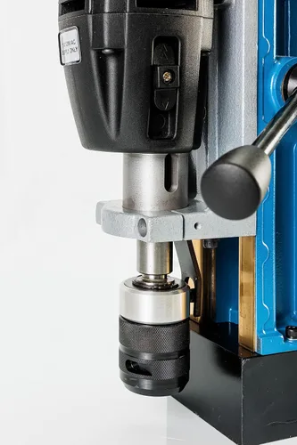 Vista 6 de Unibor EQ50 3MLC - Taladro magnético QuickHitch, versátil y duradero, 2 velocidades de engranaje para un corte óptimo, ideal para trabajos de metal
