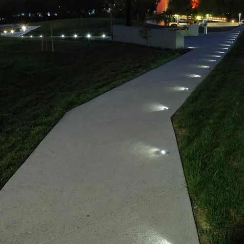Vista 4 de Kit de luces LED para escalón/cubierta, paquete de 6 luces empotradas de bajo voltaje, CC de 12 V, luces empotradas impermeables IP67, iluminación