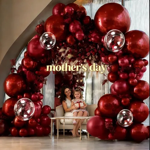 Vista 9 de Kit de guirnalda de globos rojos de doble relleno, color rojo rubí burdeos, arco de globos transparentes para cumpleaños, boda, despedida