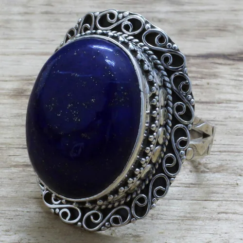 Vista 7 de NOVICA Anillo de cóctel hecho a mano de plata de ley 925 lapislázuli con piedra natal azul de la India 'Swirling Sky