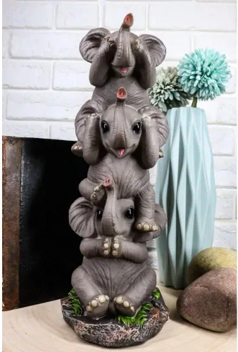 Vista 4 de Friends Elephants Totem Statue