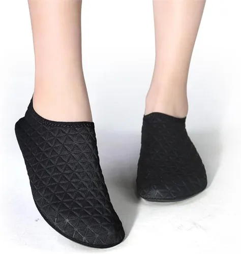 Vista 7 de CHUUMEE Zapatos de agua descalzos, calcetines de agua de secado rápido, antideslizantes, zapatos para playa, piscina, río, navegación, surf, hombres