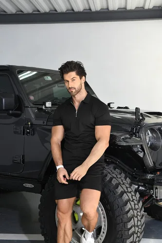 Vista 5 de YTD Conjunto de camisa polo y pantalones cortos de manga corta para hombre, conjunto de dos piezas de verano con cremallera, conjunto deportivo