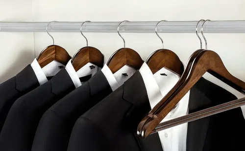 Vista 7 de TOPIA HANGER Perchas de Madera para Abrigos Paquete de 30, Perchas de Madera Vintage para Trajes con Barra Antideslizante para Pantalones, Gancho