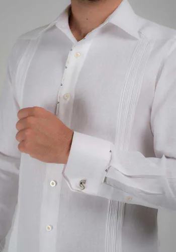 Vista 2 de Camisa Lino Guayabera Manga Larga. Detalles Estampado.