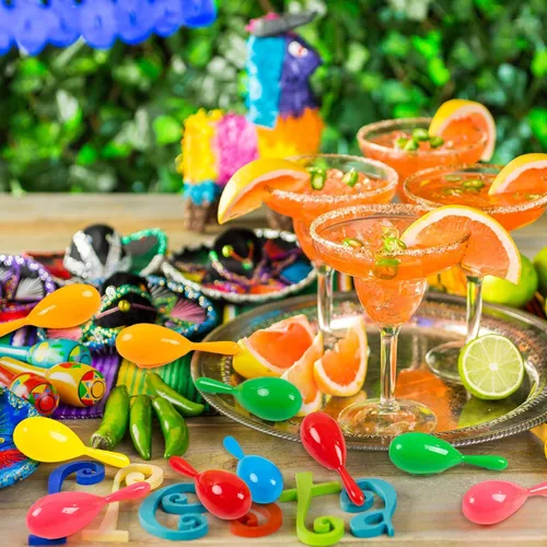 Vista 5 de 12 mini maracas para niños, maraca de plástico, regalos de fiesta para niños, fiesta del Cinco de Mayo, temática mexicana, suministros de fiesta