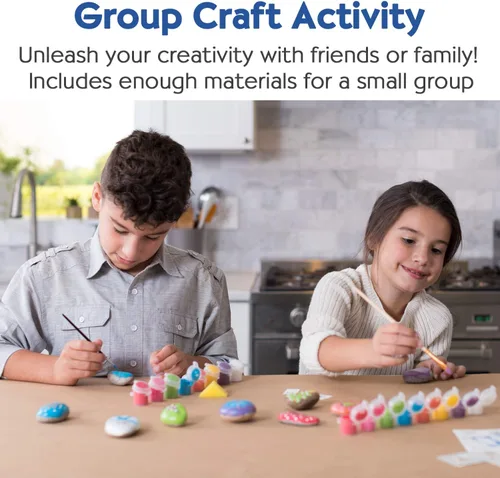 Vista 5 de Creativity for Kids Kit de pintura de rocas para escondidas navideñas Pintura, decora y oculta 10 rocas festivas Kit de manualidades navideñas