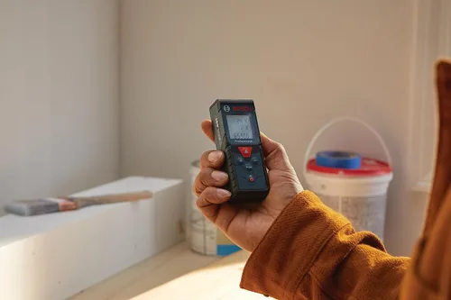 Vista 12 de Bosch Medidor láser GLM165-40 Blaze™ Pro de 165 pies